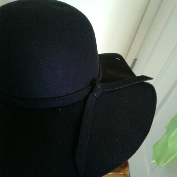 Nine & Company Black Felt Hat. Sale Over, Now $15 - Picture 3 of 4